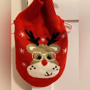 Cute holiday sweater for doggos! 🐶🎄
